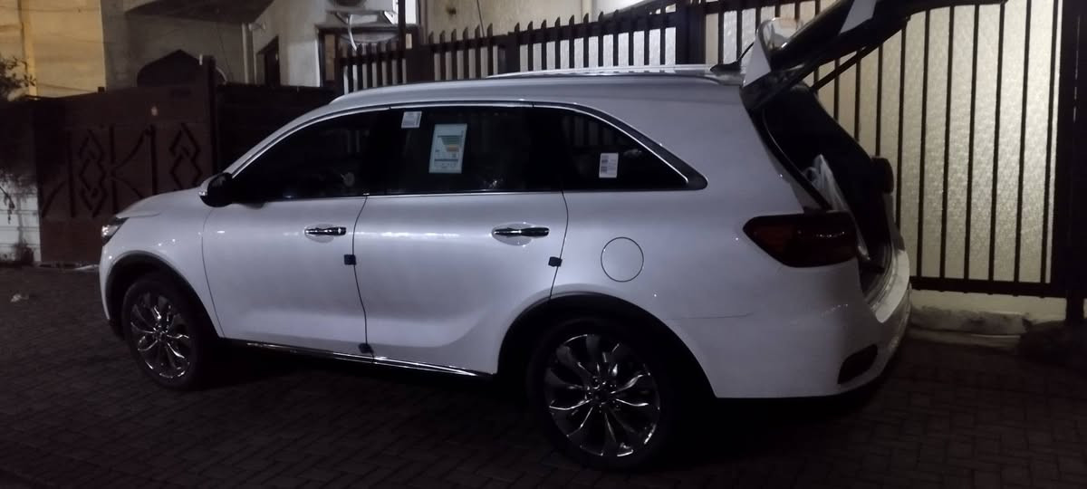 السلام عليكم كيا سورنتو19 خليجي بانوراما كراسي كهرباء جلد 6 سلندر گير ومحرك على وضع الشركة بيها رصعة براس البنيد معدله بارد وصبغ شيرين بالدعامية الخلفية سونار بالمنشور ماشية 104 ودك جرس حساس امامي خلفي تحويل مباشر رقم بغداد الدولي هزة جديد السعر 260وبيها مجال بسيط بغداد العامرية او معارض البياع للاتصال 
*********** بغداد, العراق
