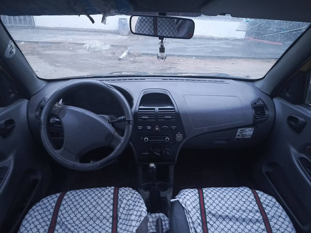 السلام عليكم للبيع طيبه 2015رقم بغداد باسمي تحويل مباشر مكينه بيهه تبخر السعر ب25للستفسار /***********
