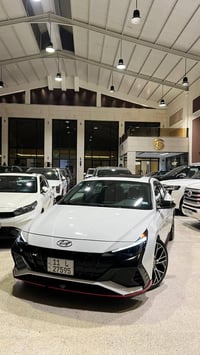 السلام وعليكم مروس او بيع. سيارتي بسمي و جديده مبيه اي نقص بوضع الشركه...