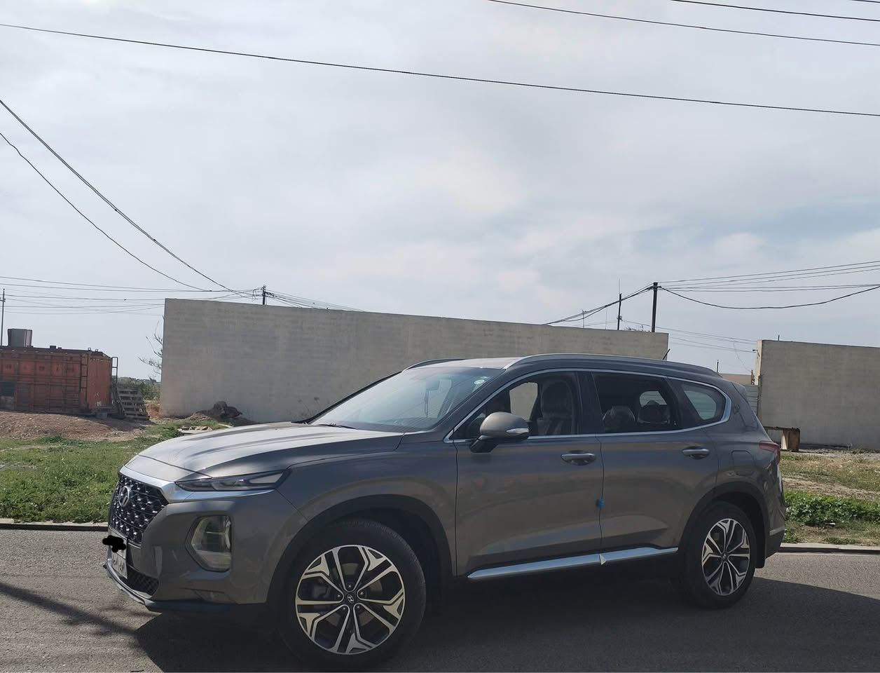 بسم الله الرحمن الرحيم

هيونداي سنتافي 2020 خليجية 6 سلندر ماشية 50 الف  

السيارة مشتريها زيرو على ايدي وحالتها اخت الزيرو وملاحضة مهمة صياناتها كلها بشركة هونداي يعني تبديل دهن وكلة يم شركة هونداي 

السيارة بيها حالوب على قمارة والبنيد نوع الحالوب ناعم والسيارة تابعة لشركة القاصد وكيل هونداي بالعراق سابقاً 

مكانها اربيل ورقمها اربيل 

تم تخفيض السعر من 253 الى 248

*********** - *********** أربيل, العراق
