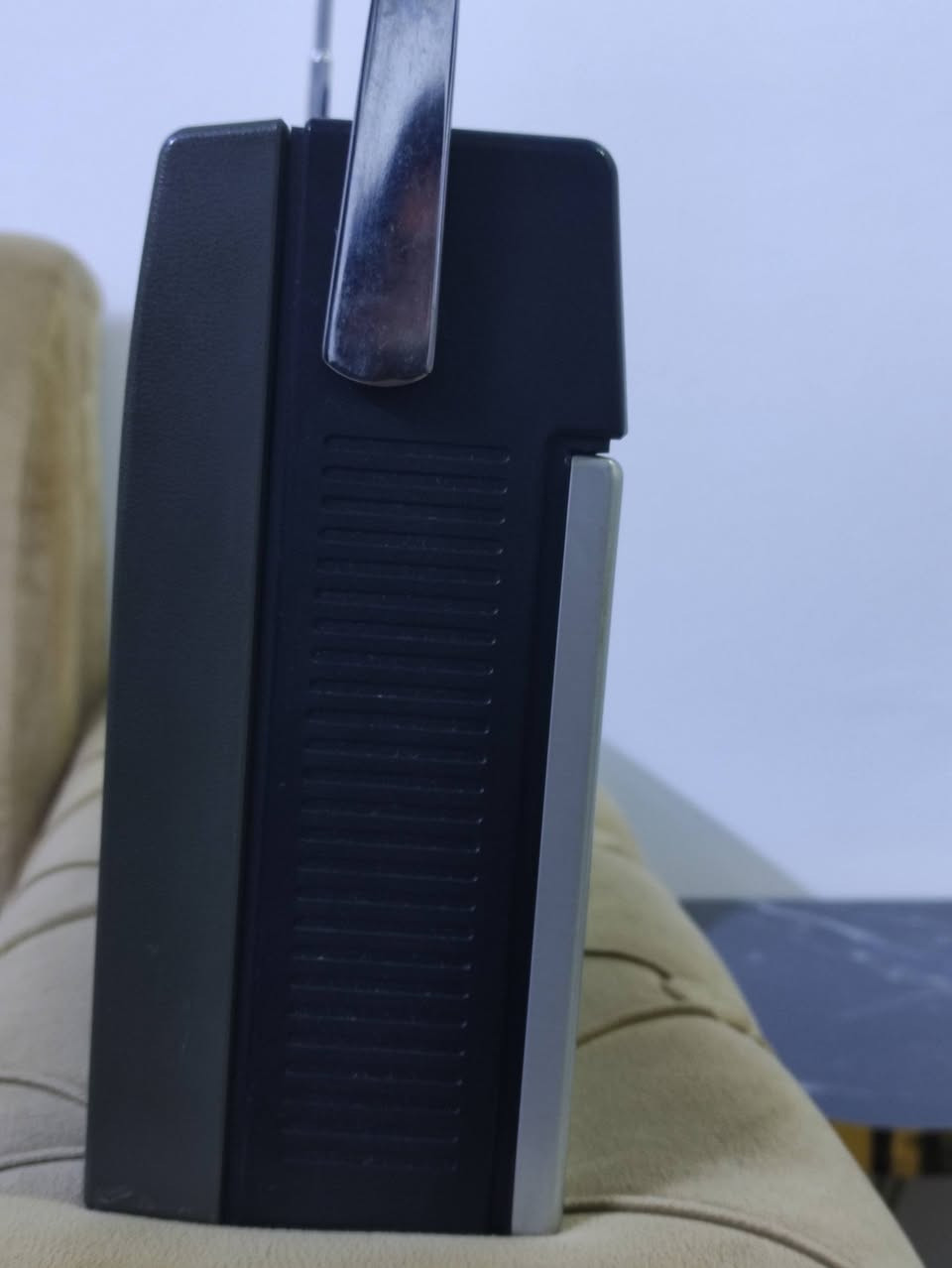 سلام عليكم راديو ناشانول باناسوك نضافه 98%شغال باتري كهرباء 4باتري كبير  يحتوي على 5موجات سحب ممتاز يوجد توصيل لجميع المحافظات ***********
