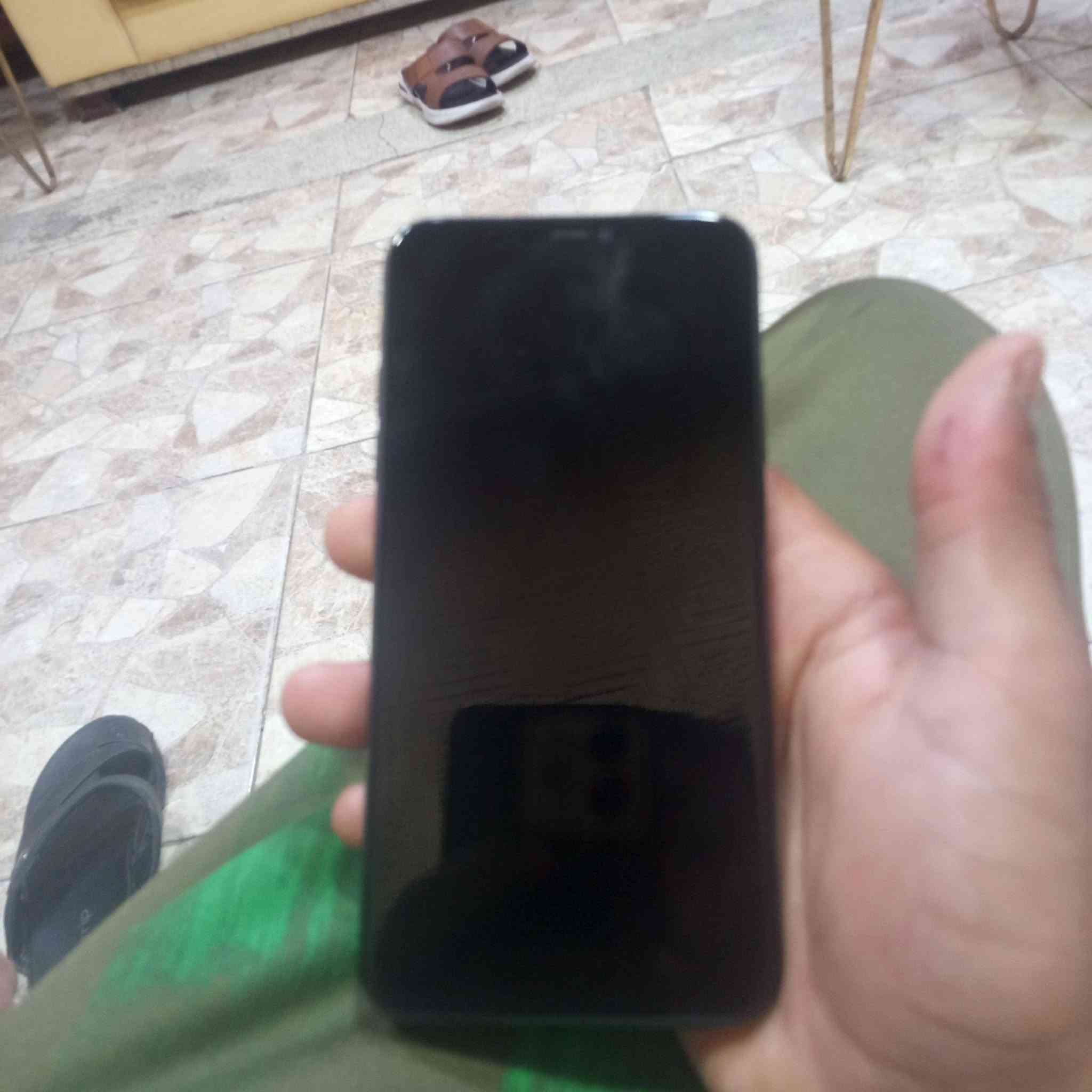 11برو لبيع نضيف 99مبدل شاشه وبطاريه لبيع مستعجل عله بيعته(***********
