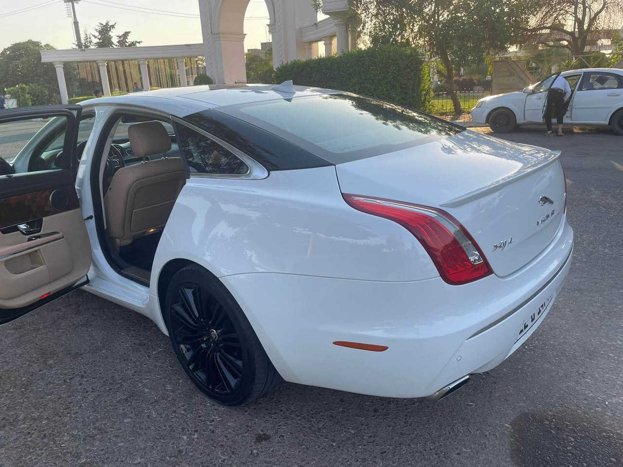 بيع أو مراوس 
سيارة حيل نظيف مثل الشركة
بيع أو مراوس حسب القناعة
جاكوار XJL V6 - 2013
مكينة : 3000 سوبرجارج مرغوب
عدد الأميال : 154 ألف كلمتر
سیارە فول مواسفات
ضرر: ما به أي ضربة بس بابين و جاملغ يم السائق بسبب التيزاب رش أو بخ صبوغ بمب
السعر 150$ و شويه معمله
سيارة خليجية شركة سردار دبل سويج ضمان
گیر و مکینە بشرط
سیارة باسمي سنوية جديدة حتى 2028
رقم جديد هزه جديد 
و سيارة باسمي تحويل مباشر 
مکاني أربیل
***********
***
جاگوار XJL 
2013 
فرۆشتن یان گۆڕینەوە بە سەیارەیەک بە دڵم بێت
سەیارەکە لە سەر دەقی شەریکە ماوەتەوەV6
ماوەی ڕۆیشتن : 154هەزار کیلۆمەتر
بۆیاغ: لای سەکنی دوو دەرگە و هیلالی چاملغی دواوەی لە گەڵ تۆزێک لە چاملغی پێشی بە هۆی پیداکردنی تیزاب پەمپ کراوە 
پستۆن: ٦ پستۆن
بزوێنەر: 3000 سوپەر چارج مەرغوب 
 نرخ /150$ و مامةله
کامێرای دواوە - حەساس - گەرمکەرەوەی کوشن - سلاید - دیاریکرنی خێرایی - شاشە - کۆنترۆڵی پلەی گەرمی ئۆتۆماتیکی - ٦ پەڕەشووت - لایتی پێشەوەی زینۆن - لایتی پێشەوەی لید - کۆنتڕۆڵکردنی خزان - شاشەی داشبۆرد - ڕادار
سەیارەکە ڕادارە فول فول مواسەفاتە 
دوو سویچە شەریکەی سەردارە خەلیجیە 
زۆر لۆکە 
گێڕ و مەکینەی بە شەرت بەناو کردن بە شەرت بە ناوی خۆمە سەنەوی و رەقەم نویە تا ٢٠٢٨
*********** أربيل, العراق
