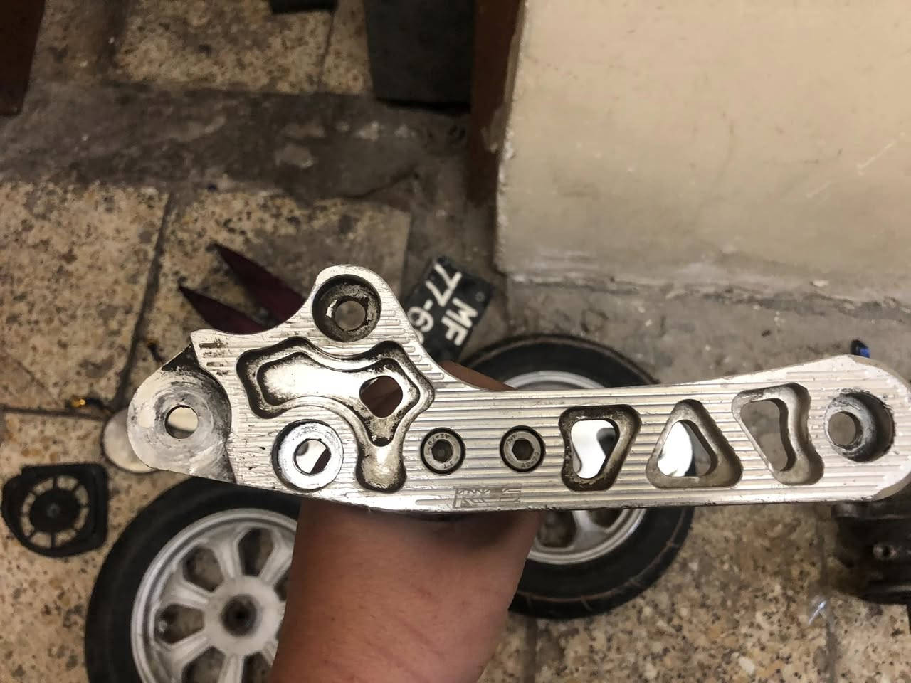 غراض للبيع متواجد فيس و رقم***********
