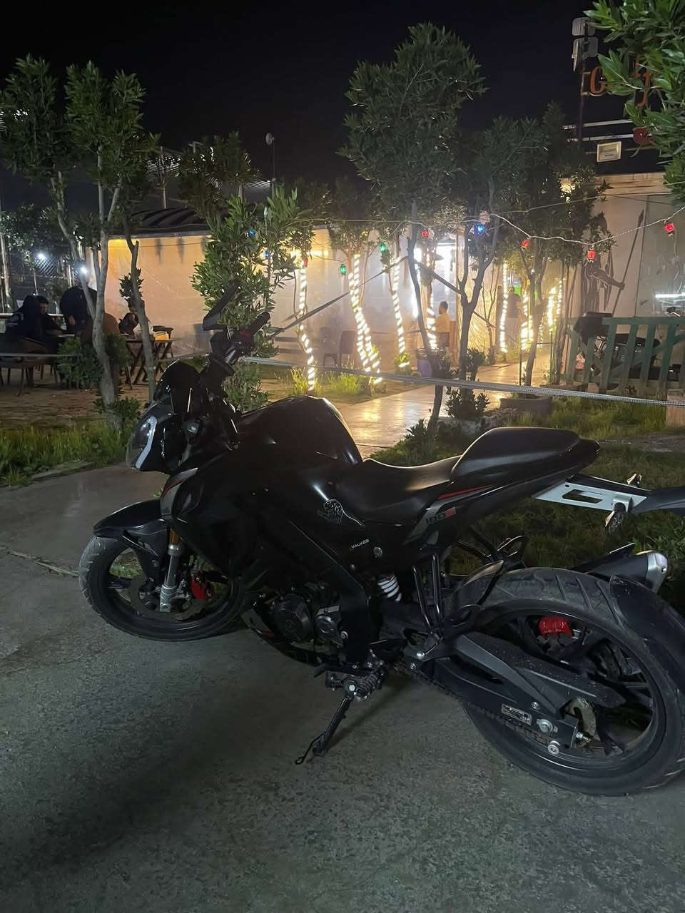 بنلي 180s
لونها اسود طافي 
ماشيه 5000 
بعدها جديده 
موديل 2024 احدث موديل نزل بيها
مرقم اربيل وسنويه وتحويل بيها 
بيها راديتر 
مرايات h2 
عداد الكتروني 
لايت لد 
حساس ستاند
السعر تواصل على الرقم ***********
مكانها بغداد
