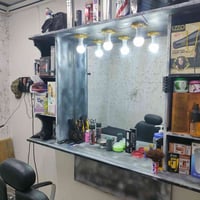 ديكور حلاقه • يحتاج صبغ • ١٠٥×١٧٥