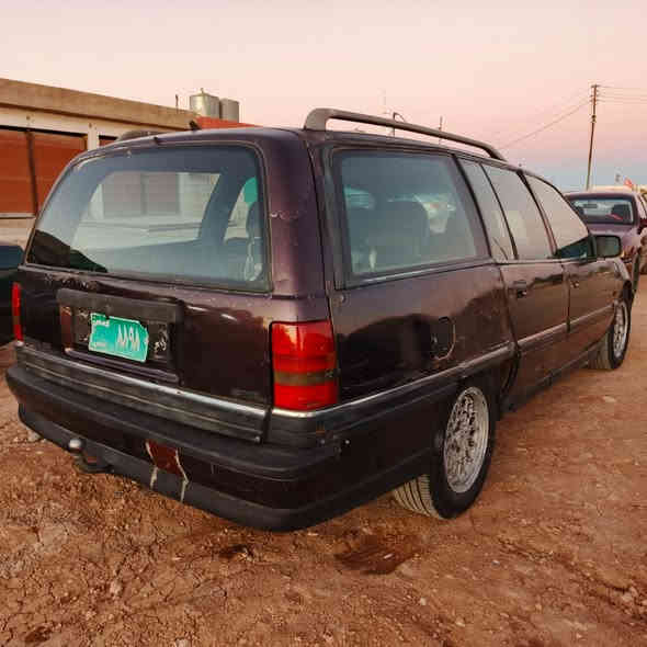 وميكا حجم 20 موديل 1991
وكاله من وكيل تحويل من شرعي كربون بيها محرك كير شرط
سعر 13 بي مجال
***********
***********
مكاني تلعفر
