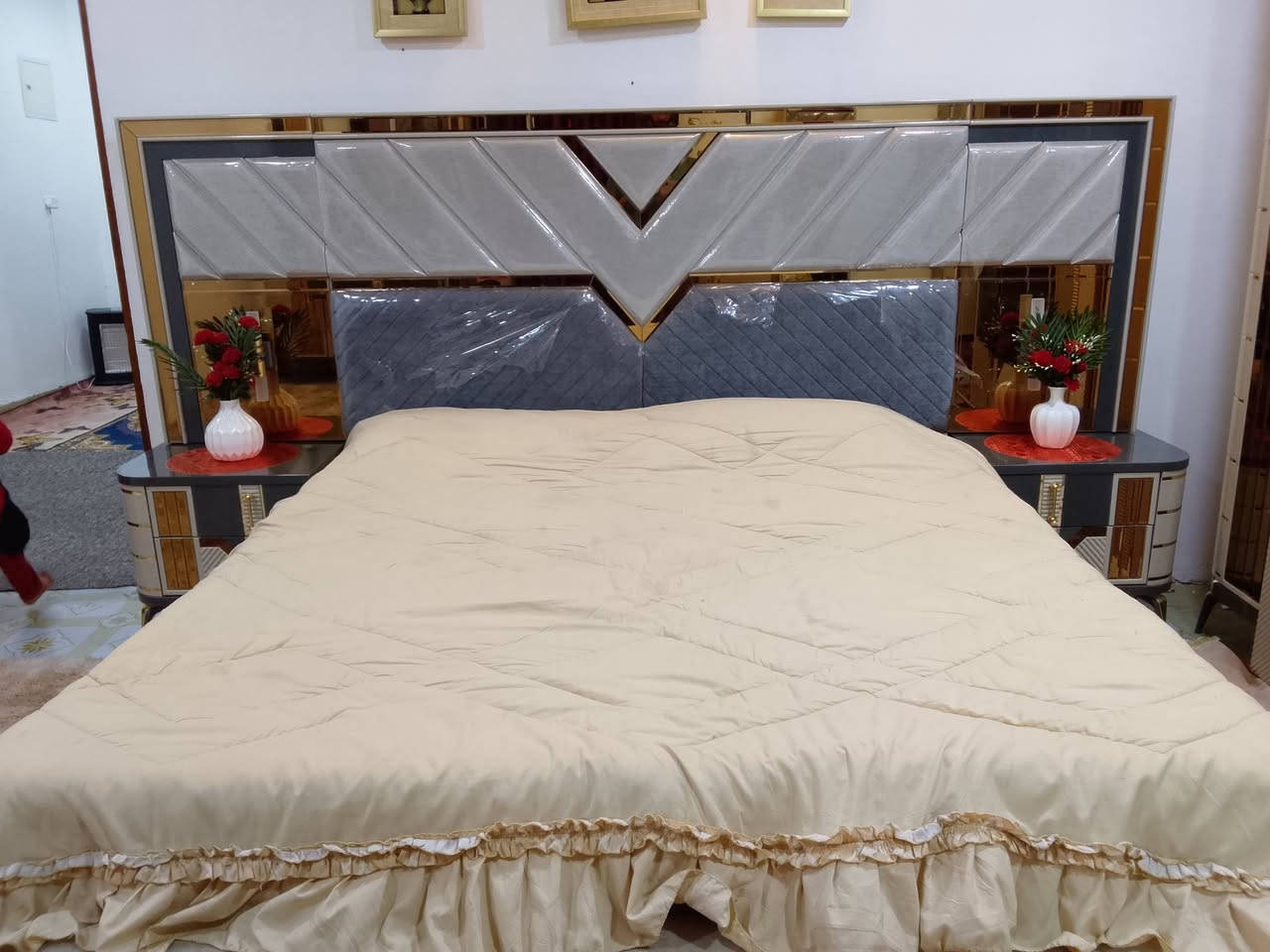 للبيع غرفه تركي 9قطع الغرفه نضيفه حيل وحله من بل صوره سعر مليون 250وبيه مجال العنوان بغداد تاجي
***********
