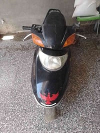 دراجه سبيسي صيني كوم حديد طافيه بس مكينتها شغاله وناعمه العنوان بغداد ...