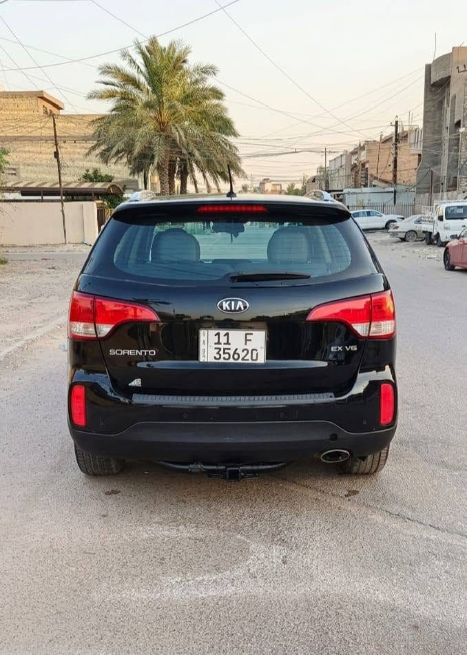 ‏السلام عليكم 
‏كيا سورنتو فول 1/1 اعله فئه وارد امريكي موديل 14 رقم بغداد الانكليزي بسمي حادث بنيد فقط بدو دواخل  مواصفات السياره
‏بصمه ابواب وتشغيل 
‏سبعه راكب
‏بانوراما
‏سته سلندر
‏ثلاث قطع تبريد
‏كشنات تدفئه تبريد +فول كهرباء 
‏رادار جانبي  نقطه عمياء
‏مودات قياده
‏مري شفط
‏فور ويل 4×4
‏وبعد بيهه مواصفات هواي السعر (146) مكان السياره بغداد المشتل لستفسار الاتصال ***********
‏
