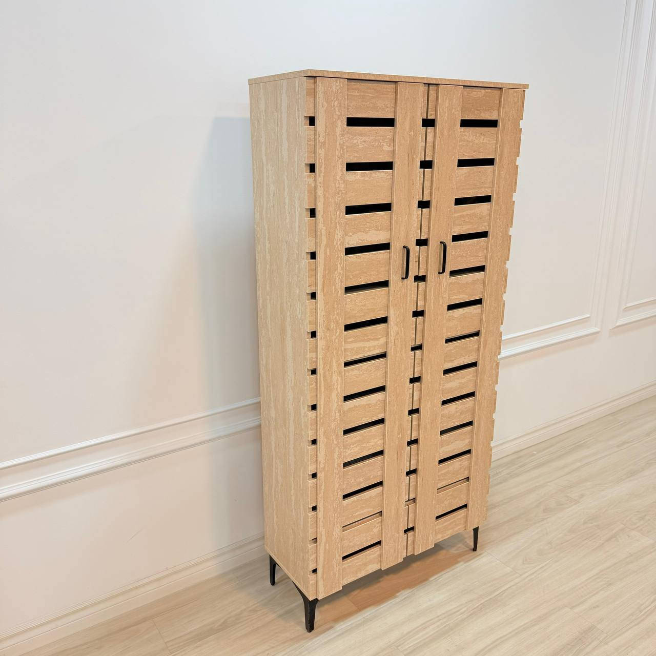 خزانه 2 باب 
ارتفاع 175 سم 
عرض 80 سم 
عمق 32 سم


**إذا كنت صاحب هذا الإعلان وتريد حذفه لأي سبب، رجاءا أرسل رسالة إلى الدعم الفني**