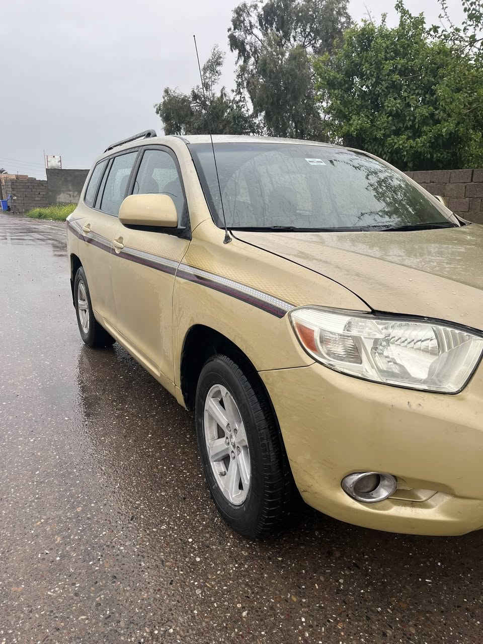 هايلندر 2008
وارد أمريكي 
رقم بغداد  تحويل مباشر 
ماشيه 260km
محرك كير تخم تايرات صدر امامي خلفي دبلات 
سياره جاهزه نقص برغي مابيه 
حادث جاملغ امامي فقط مصبوغه حزام جماليه فقط 
السعر 110وبيه مجال 
مكان السياره صلاح الدين قضاء العلم 
***********

‭0771 867 6389‬
