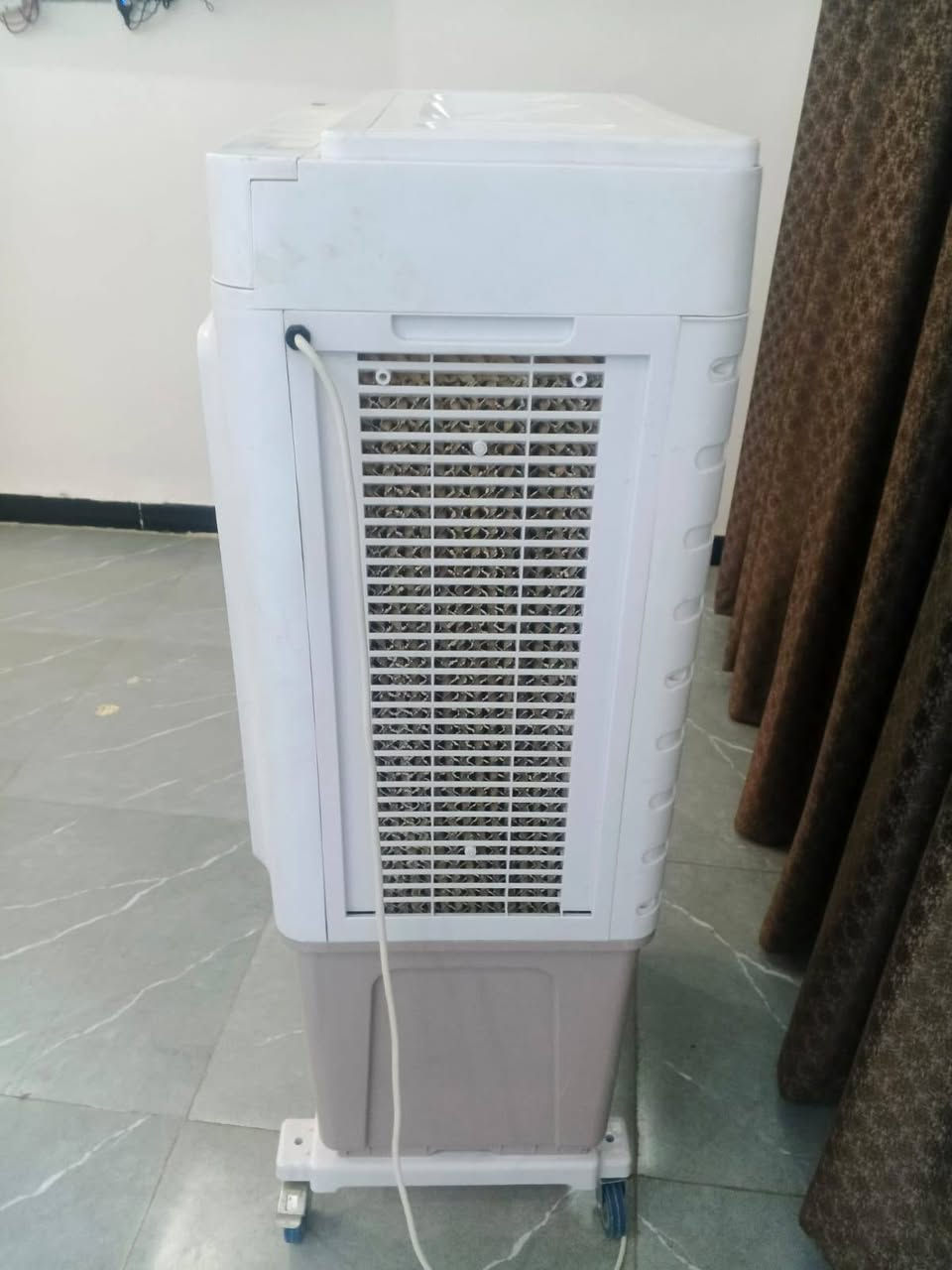 مبرده وسط شرط الشغل جديده استخدام قليل سعر 100 وبيها مجال للشراي 
براد شرط الشغل حار وبارد وبيه ثلاجه شرط الشغل السعر 75 
مكاني الاسكان الصناعي حي الجوادين


**إذا كنت صاحب هذا الإعلان وتريد حذفه لأي سبب، رجاءا أرسل رسالة إلى الدعم الفني**