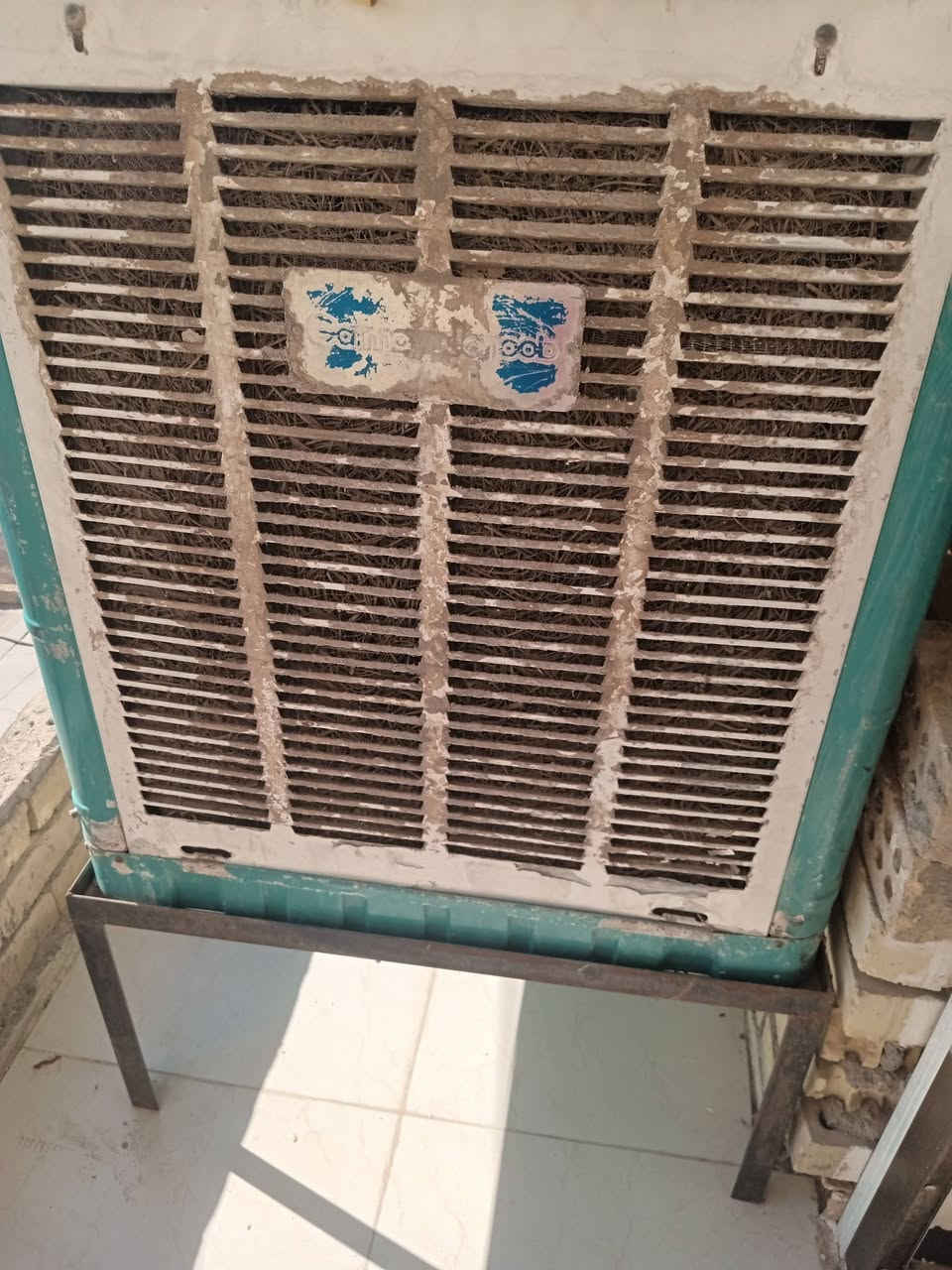 مبردة للبيع سعرها ٧٥ الف مع الميز مالتها  نضيفه كلش حجمها ٤٥٠٠حلفات جديدة شغاله .بلى ستيشن٢كل ملحقاته كامله ويا  وشغال  مابي اي نقص سعره ٣٥ الف .كومدي عدد ٢ سعرها ١٠ الاف .عنواني حي الجهاد .الاتصال على هذا الرقم ***********
