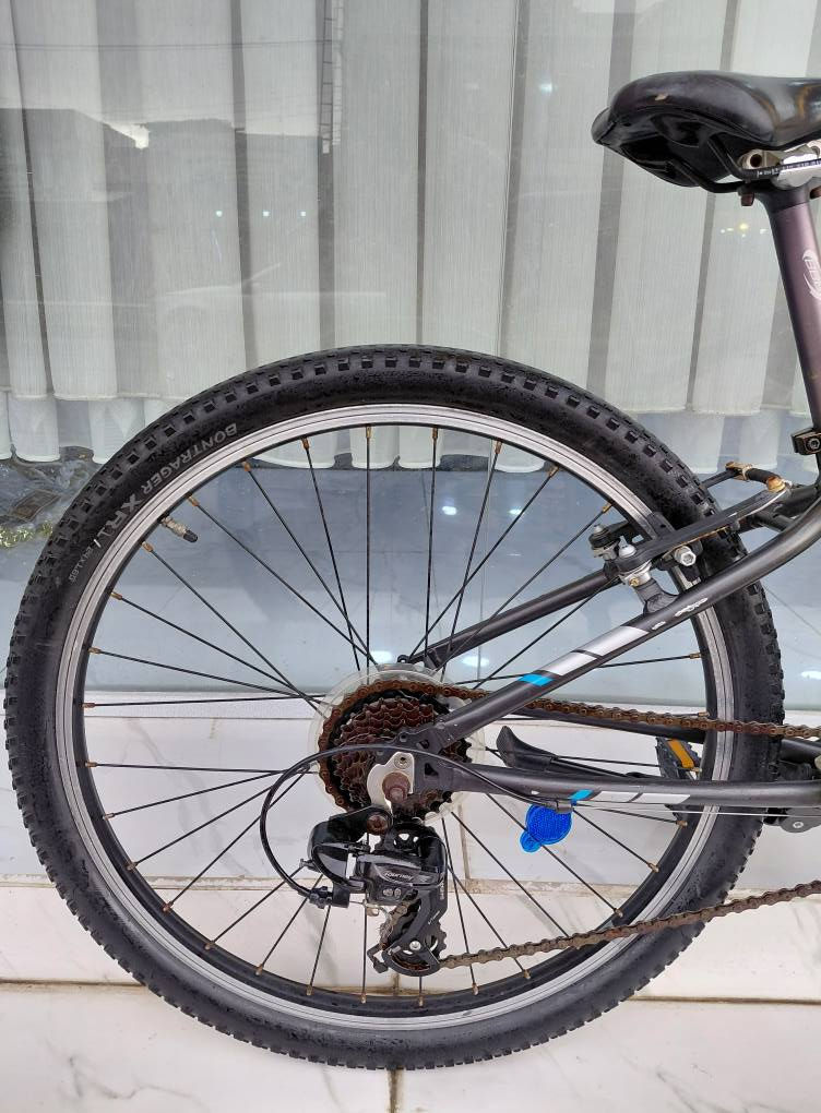 TREK - PRO CALIBER 🇺🇸
حجم 24 
فول المنيوم  SILVER ALPHA
كل التجهيزات من BONTRAGER
نظام تعليق امامي 
سيت شيمانو 3 × 7 سرعات 
كل الاجزاء بلادية 💪
   ✈يوجد توصيل لجميع المحافضات ✈
كركوك مدخل سايدين حي الاسرى والمفقودين 
معرض ابو شيفان ( *********** )

