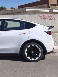 Y تسلا مودل 2023   اونلاين اخر تحديث  ماشيه 24 الف كيلو مو ميل  دبل ما...