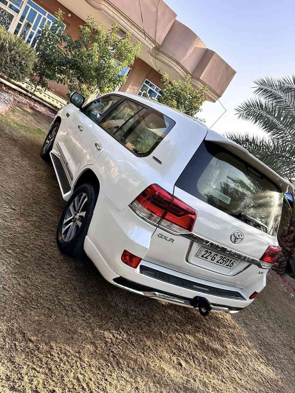 لاندكروز موديل 17  وأيد اديشن مكفوله بدون تبديل بدون حادث سونارات 2 مع المنشور وين يعجبك افحص سياره بلاديه وضع الشركه شرط ماشيه 126 مكينه 8سلندر 
4600 السعر 495 مكان السيارة ديالى المقدادية ***********
