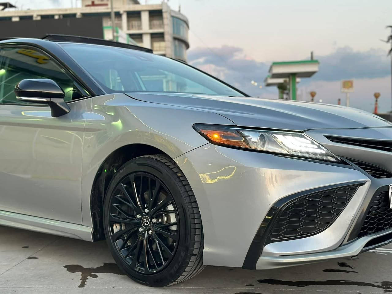 ‏2023 𝐓𝐎𝐘𝐎𝐓𝐀 𝐂𝐀𝐌𝐑𝐘-𝐗𝐒𝐄 

تويوتا كامري (XSE) موديل 2023
رقم كربلاء مميز 71100
معوقين المعوق شاب اقربائي 
بية وكالة عامة مطلقة
اللون : سلفر / 
  
عداد المسافة 29 الف 

حجم المحرك  2.5L ( 4.سلندر )
                            
الضرر : جنطة ، جاملغ الخلفي فقط

المواصفات : 𝐗𝐒𝐄
ابواب بصمة
صندق بصمة
بصمة تشغيل 
شاشة  كبير
ويل 19 S
حساسات خلفيه امامي 
هاند بريك بصمة
اوتو هولد (𝐀𝐔𝐓𝐎 𝐇𝐎𝐋𝐃)
رادار امامي (تحديد مسار)
‏‎رادار جانبي (نقاط عمياء)‏
مانع انزلاق+𝐀𝐁𝐒
3انظمة  (𝐄𝐂𝐎) (𝐍𝐎𝐑𝐌𝐀𝐋)(𝐒𝐏𝐎𝐑𝐓)
تحكيم استيرن+ شفتات استيرن
كشنات جلد لون اسود ، كشنات كهربائي
كشنات الامامي تدفئة
لايتات (𝐋𝐄𝐃) عدسة زينون بيلادي
اناره داخليه LED
شاحن وايرلس
مثبت سرعه تفاعلي قيادة الية
تحديد مسار 
 تخم تاير دلوب اصلي صار شهر من انشد

مكان السيارة بغداد 

سعر 220 $ وبيها مجال إن شاء الله 
للتواصل والاستفسار ***********
