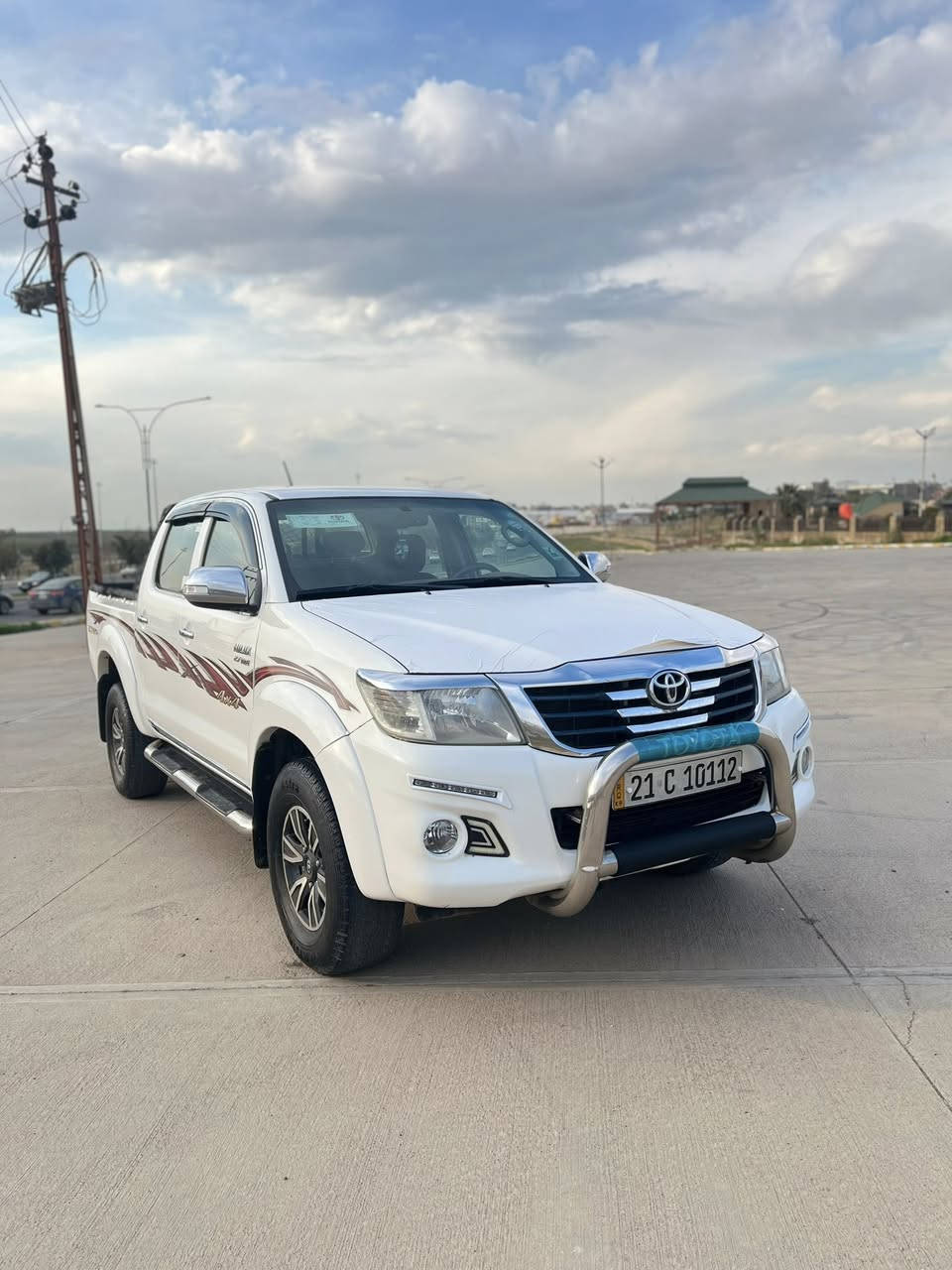 سلام عليكم سيارة تويتا هايلوكس موديل(2014)گيرومحرك شرط محرك مامفتوح گير عادي و دابل اكسل سيارة مابيه صبوخ كلين و مابيه تبديل ومآبيه شخط تاخم تايرات 4جديد تاخم صدركول شرط كهربائي عام شغال جامات و مرايه كهربائي سويج كونترول ABCشاش أيپات تاخم ويل بيلدي جديد ده شبل ڤورميگ لايتات كول شغال سيارة حلو مابيه نقص كول شرط و سنوي جديد راقم جديد و سيارة بسمي شرط تحويل سعرة $205$بيه مجال راقم تالفون ***********
