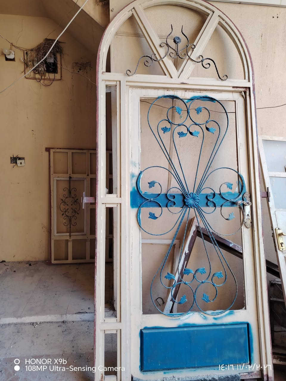 سلام عليكم 
للبيع كلمن وسعره مناسب
باب حوش 280سم وزن ثقيل 
باب كلودو 3 متر ول عرض متر ونص 
شبابيك عدد 2 متر ونص اب متر ونص 
شبابيك عدد 2  220 اب 110 
باب مطبخ 2 متر اب 110 
الخاص مفتوح ورقمي موجود ***********
