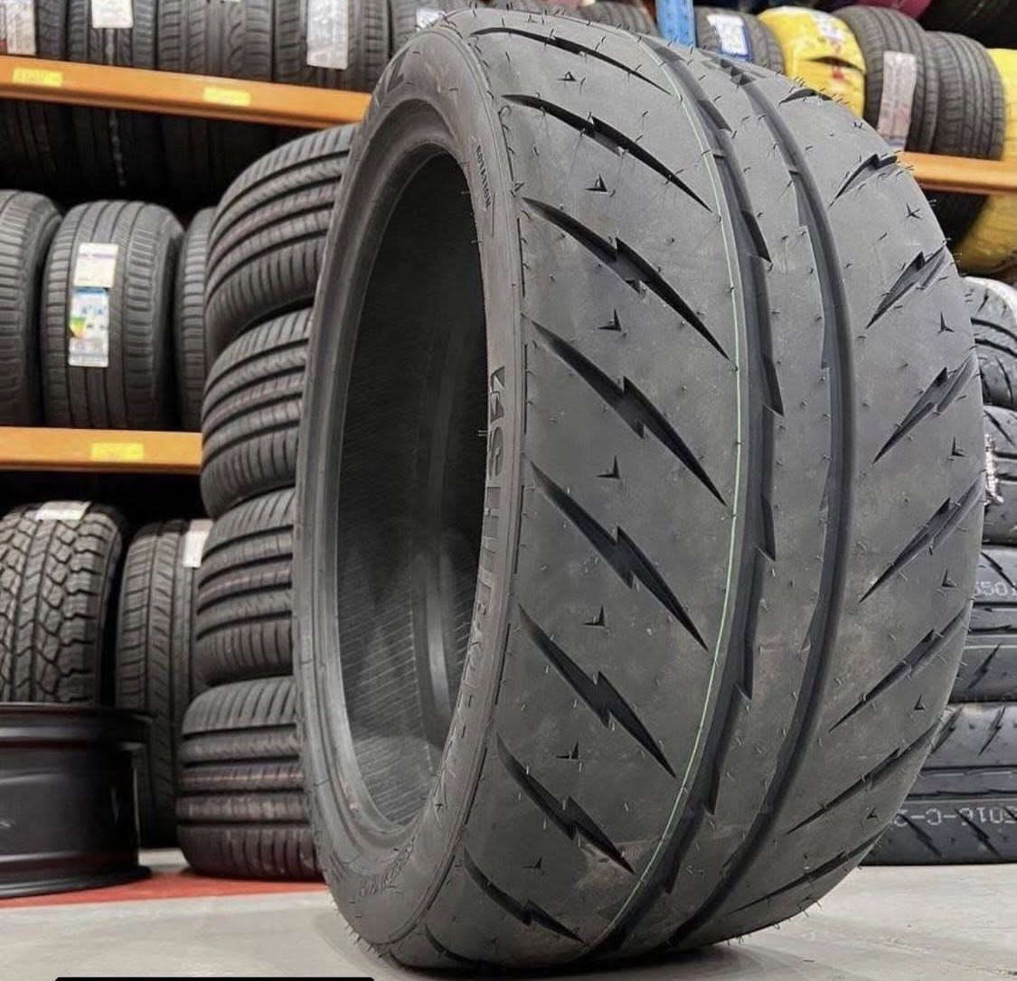 السلام عليكم من رخصه الادمن
كميات محدود من اطار ريدانز  مخصص للاستخدام اليوم والدوسات القياس متوفر 

285/35/20 ريدانز 

السعر 285 الف شامل مع اجور شد
***********
