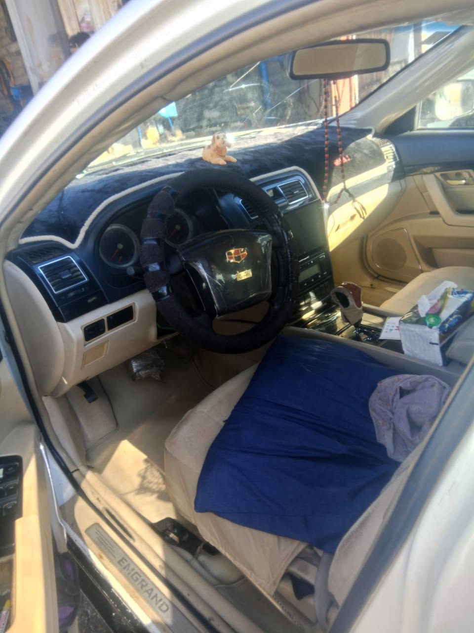 سلام عليكم جيلي ام كراند 2012 الكنيك كله مكفول السيارة بيهه جم قطعه صبغ البيع حزام بدو دواخل ترهم مرواس حسب القنعه رقم بغداد بسمي السعر 60 وبيهه مجال قليل ***********مكان السيارة بغداد الحسينيه مال راشديه
