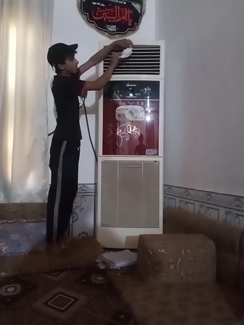 سبلت عمودي تلاثه طن النوعيه الممتازه شرط الشغل تبريد ثلج فان قوي جدا 
العنوان الناصريه سيددخيل السعر ٧٠٠
الرقم ***********
