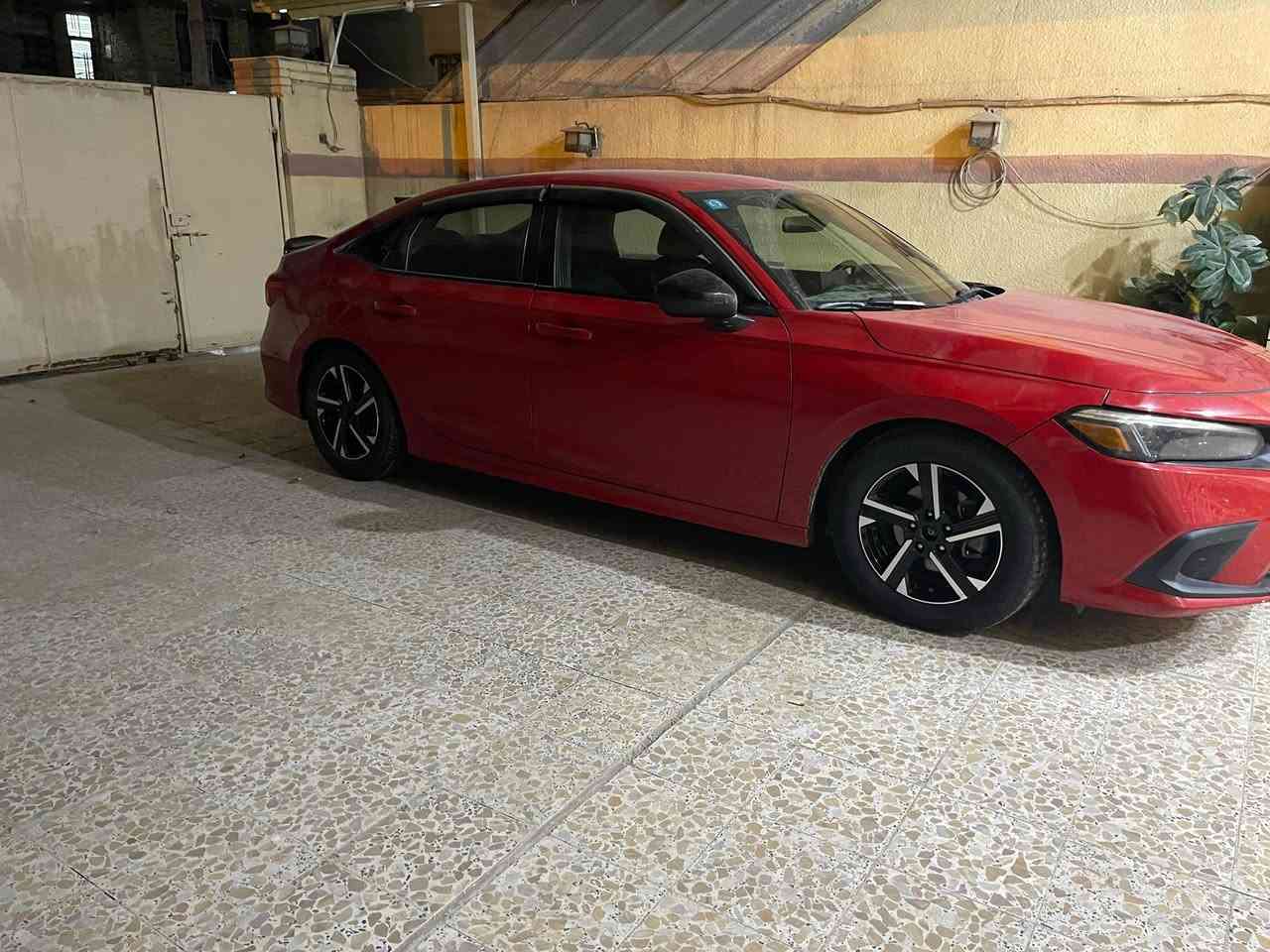 هوندا سيفك سبورت موديل ٢٤ محرك حجم ٢٠٠٠ ايرباك فقط ستيرن ماشيه ٣٣ الف ميل رقم بغداد مواصفات السبورت معروفه مكفوله شواصي وفخذه السعر المطلوب ١٣٧  صبغ بنيد وجاملغ ايسر  صور الحادث مرفقه بالمنشور  وبيها مجال للمشتري مكان السياره محافظه ميسان (مركز المحافظه) الاتصال على الرقم 
***********
