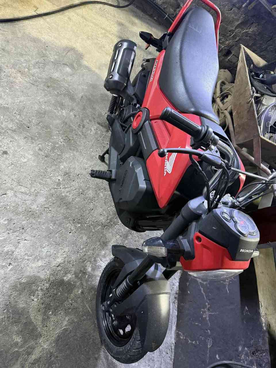 السلام عليكم 
درجه هوندا البيع
ماشيه 12الف 
رقم السنوية 
اوتماتيك مو كير 
مكاني بغداد الأعظمية 
***********
