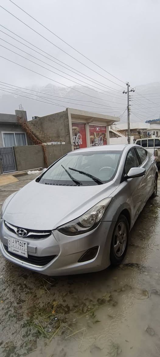 هۆندا  ئاڤانتی 2011 براوەی دوبەیە گێرو مەکینەی دەرەجەیکی بەشرتی 10فیتری..4تایای لۆکی لژێرە بەویلوە  تەبریدی ساردو گەرم بەشرت ..بێتەقەو رقە یە قلتو قۆپی نیە سیارکە لۆکە ..خایسو کالبونەوەی نیە و سخفو شانی بەشرت .. دعمو لێدراوی نیە پشتو پێشی کبسە ..کاڕەبای هموی بشرت کوشن جلدو هیترە  ..هتا بلێی بێمەسروفە ..سەعری 48مجالێکی زۆر کەم ..ژ،م*********** شوێن ؟ رانیە  لگل رێزم بۆتان گۆرینوە ناکم رانية, السليمانية
