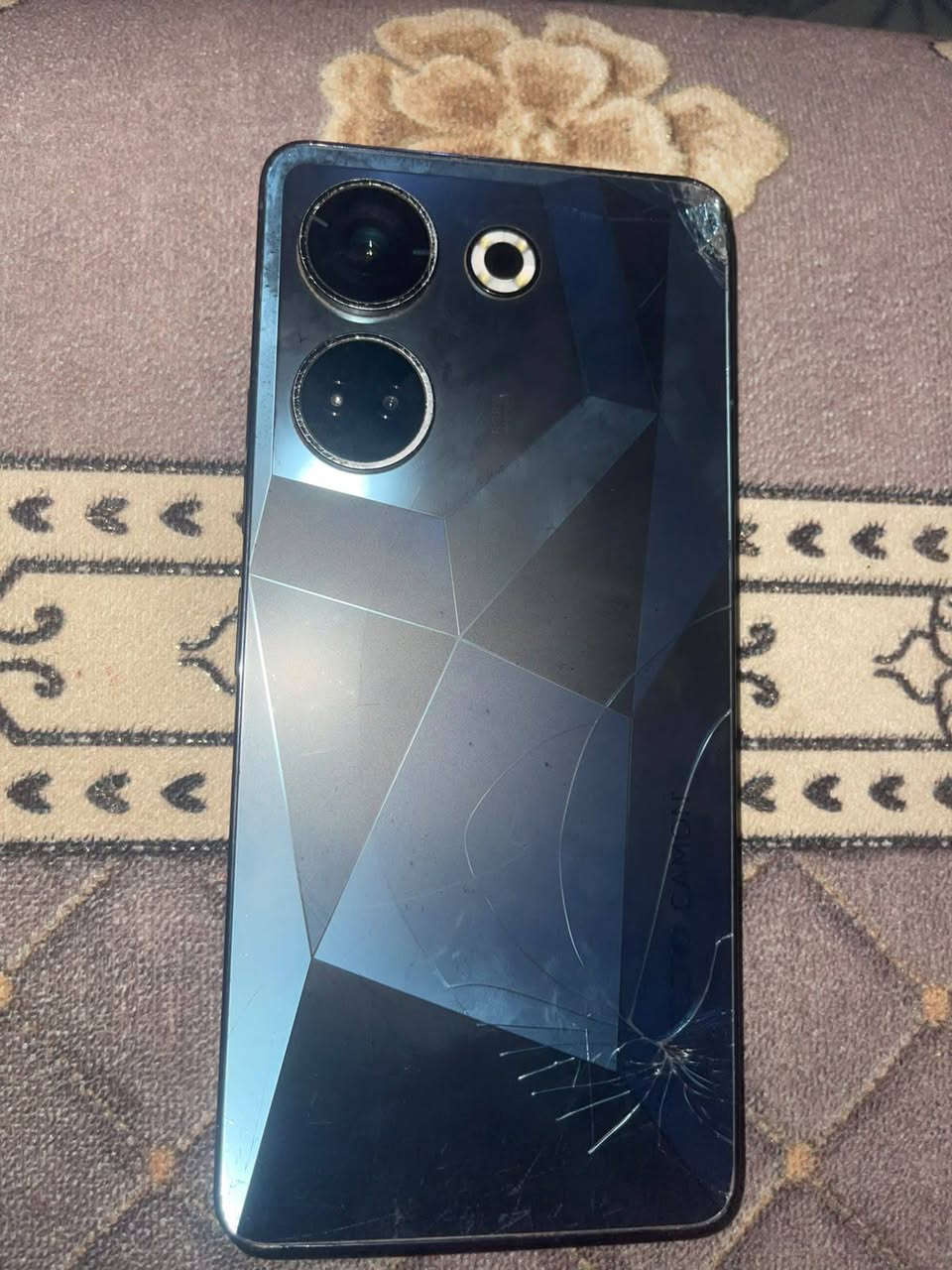 جهاز تكنو بوفو 5برو مستعمل بي فطر بشاشه بسيط السعر 120بي مجال


**إذا كنت صاحب هذا الإعلان وتريد حذفه لأي سبب، رجاءا أرسل رسالة إلى الدعم الفني**