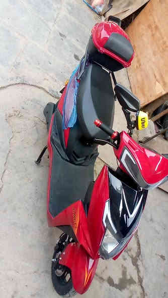 #متاح
دراجه شحن سكنس جديده البارحه جبتهه من الصدريه 
بيع سريع سعر 600
الفارس شارع الصديق قرب مدرسه الخطاب 
***********
