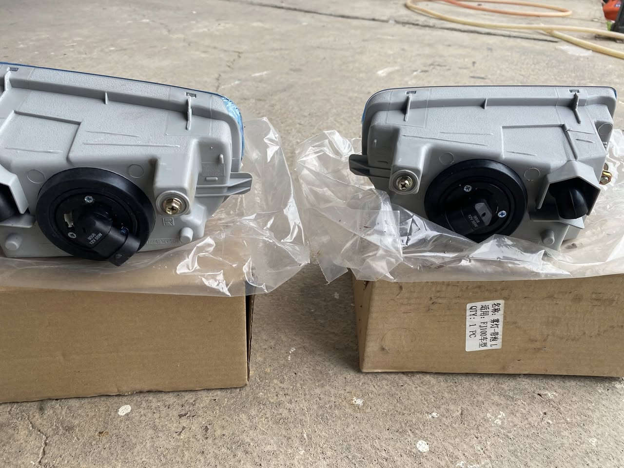 غراض لاندكروز للبيع مونيكا من موديل ٢٠٠٠ الى ٢٠٠٧
بلاجكتور زوج جديد بالباكيت مع لايت داخلي 
تاير مع ويل حجم ١٨
للاستفسار (***********) متواجد واتساب 
مكان اربيل
