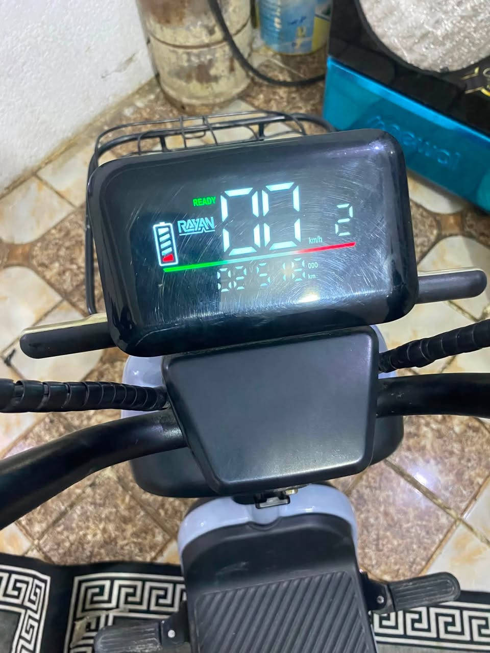 دراجه شحن حجم 14 نضيفه مستعمله شهرين اخذته من مجمع سعرها 360 وبيها مجال وشاحنه وغراضها كامله وسويجين وبصمه كاملات رقمي واتساب ***********
