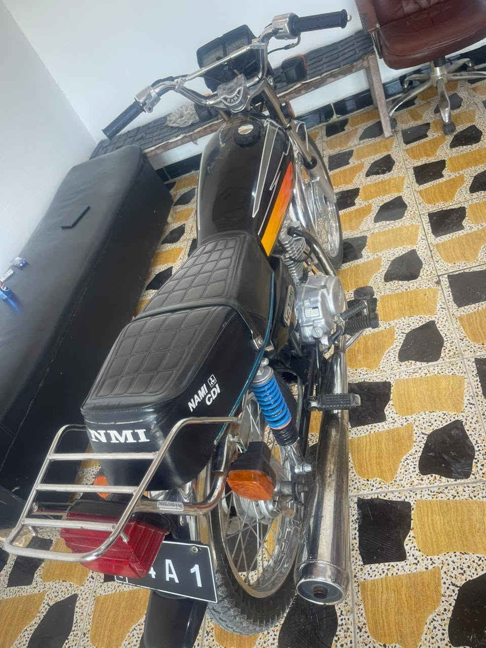 سلام عليكم دراجه نامه شلامجه للبيع ما مفتوحه كلشي شعقال كهربيات اشاير مكيته توه طاحت  وراقه ضايعه مكفوله من سرقه مديل 2025 مكاني البصره قضاء الدير رقمي*********** سعر 800
