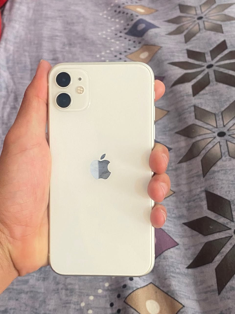 سلام عليكم آيفون 11 عادي الجهاز امبدل شاشة + بطارية ذاكرته 128 بطارية 98 نموذج M مكاني بغداد السعررررر 170 وبي مجال بسيط الاتصال ***********
