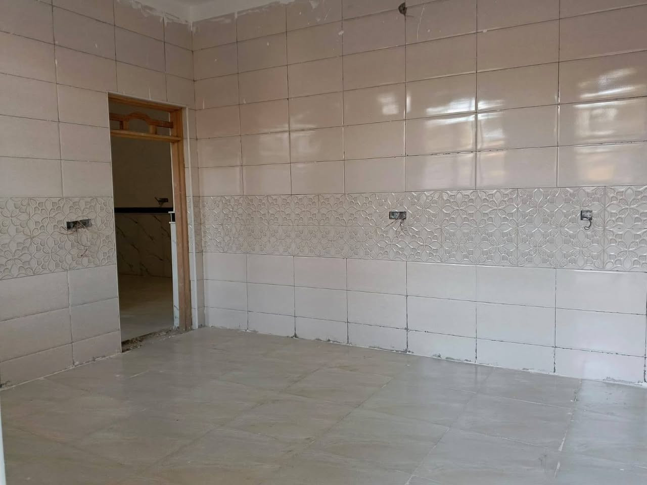 بيت للبيع بناءه حديث مساحته 150 بحجي حسن قرب جامعة الامام الصادق عليه السلام للاستفسار ***********
