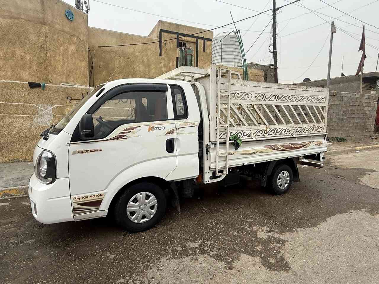 السلام عليكم كيا مديل 2020 مكفوله كير ومحرك  كهربائيات كلها شغاله  جاهزه بيها شخوط بسيطه بلباب ماشيه 133الف السياره نظيفه جاهزه انكر وطلع باسمي السياره تحويل ثاني يوم *********** رقم بغداد مكاني الفضيلية
