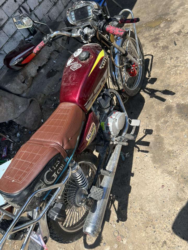 سولنك موديل 24  فول نظافه  سعرها 575 وبيها مجال 
  

مكان برطله /. ***********. /. ***********

