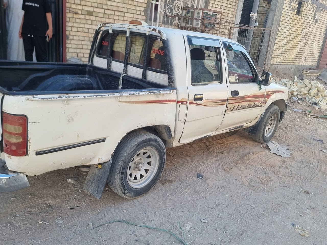 بيكم دير للبيع 2006 رقم بصره راعيهه في بغداد مدينة الصدر ما واصله سياره حداديتهه نص ونص والباقي كله جاهز السياره مال جنيان السعر قفل ب18$ مكان السياره في كربلاء رقم الهاتف ***********
