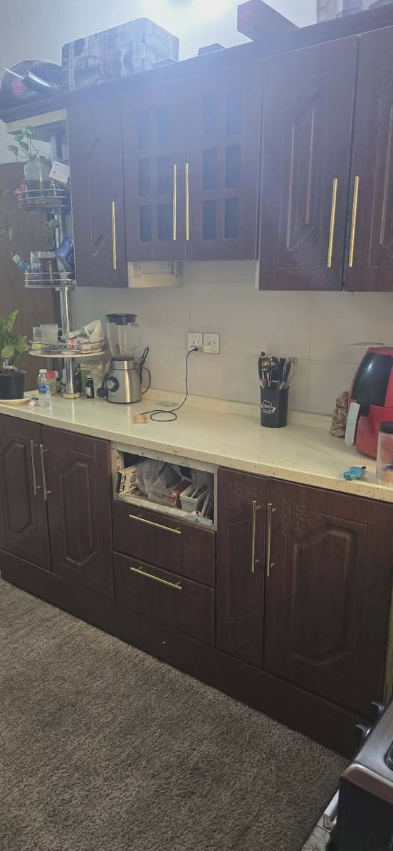 ✔️ النوع: كاونتر MDF صناعة نظيفة
✔️ المرمر: كوارتز أصلي
📏 القياس: كل ملحق طوله مترين
🎨 التصميم: عملي، أنيق، جاهز للتركيب

💰 السعر: فقط 450,000 دينار
📍 الموقع: بغداد – حي البنوك
📞 للتواصل: 0772 260 7716
