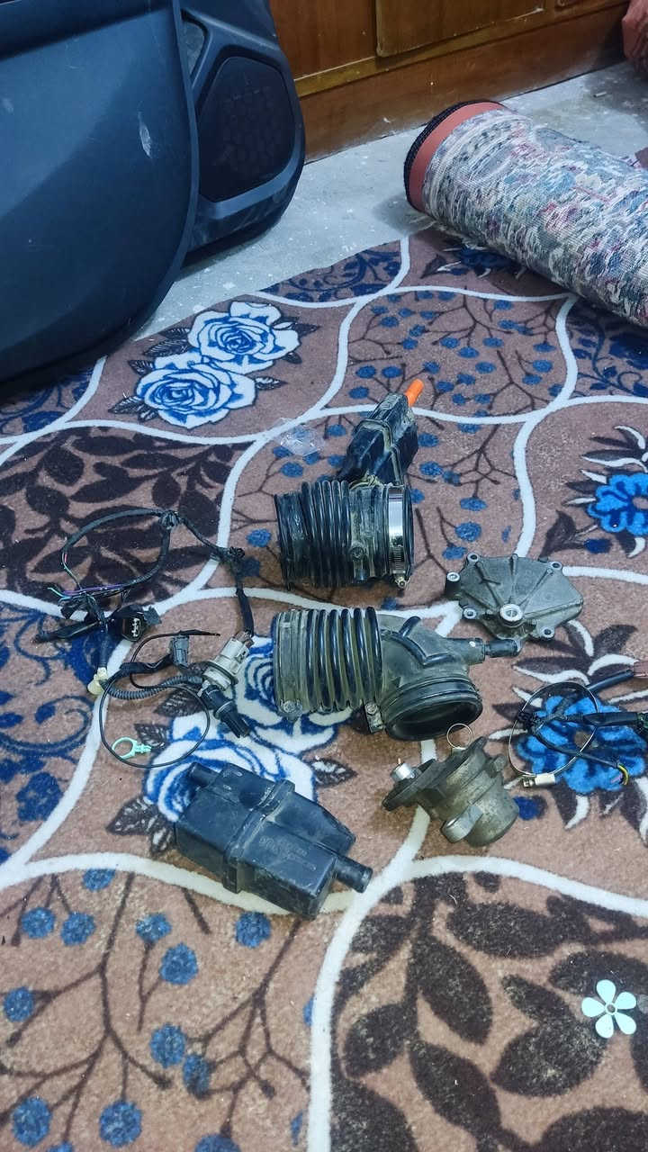 السلام عليكم للبيع غراض نيسان كويست كله شغال كلهن 175 الف موبايل ***********
