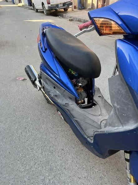 سلام عليكم 
دراجه سكنس فحل ياباني خطين 
مكينه 63الكور ابو الرتب 
كلجات دبليو اف 
صدر امامي فج برنفو 
دبلات خلفيه 
صالنصه  بوري عدل يدات بريك 
ستان صفح قبق البانزين كاربون كوسو 
 سلف رياضي كابريتر عكس 
الدراجه مزوعه تزويد 
***********
