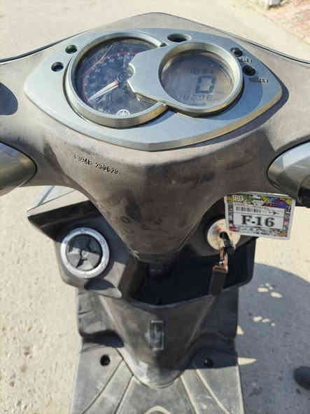 سلام عليكم سكنس فحل رمبه ماشيه 18دراجع جديده مكفوله كفاله عامه ختم واحد بيها كلجات رياضي بيها تزويد دراجه عل وضع الشركه تاخذها ربع مذب عليها مابيها اي نقص سعر 950وبيها مجال مكاني بغداد جسر ديالى ***********
