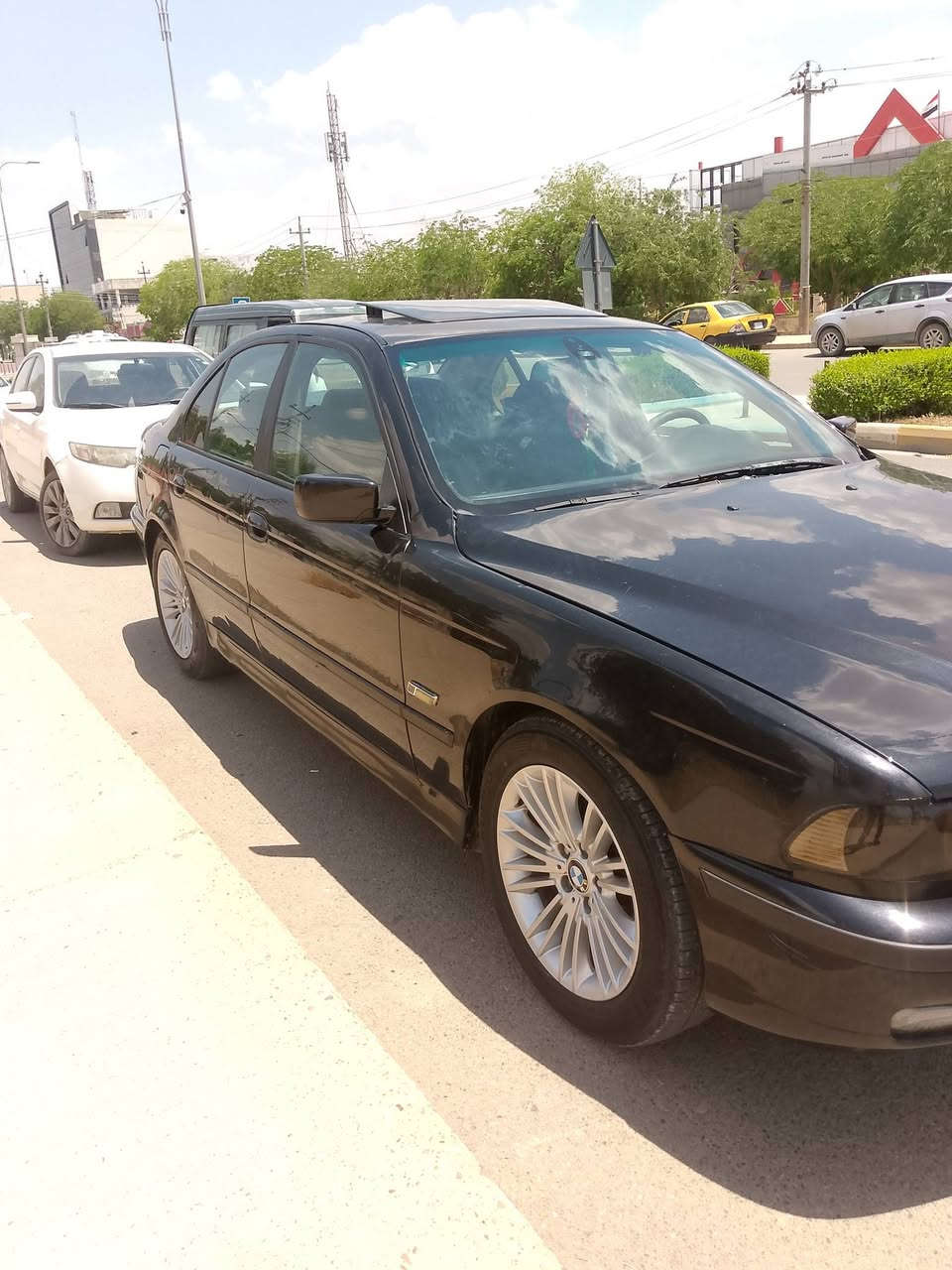 بؤفرؤشتن مؤديل 1998 مةنةفيست 528 گير ئؤتؤماتيك سعر 58گلاو مةعمةلة ژ.م ***********
