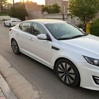 عندي اوبتما 2012 خليجي مكفوله من الصبغ والتبديل عدا بارد بسيط موضح بلف...
