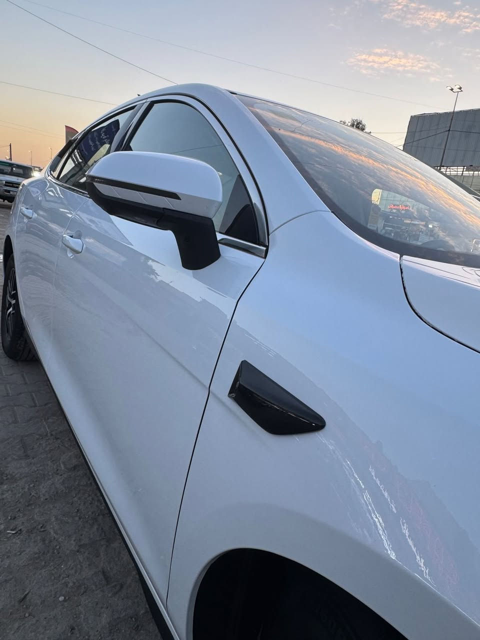 السلام عليكم
موديل 2025 فوووول مواصفات ١٣ كامره سلايد حساس امامي خلفي اوتو بارك اوتو هولد السياره ماشيه ٥٠٠٠ مكفوله من الشخط ولبارد بحاله الوكاله رقمم مميز بغداد باسمي عنوان السياره بغداد المنصور او منطقه علي الصالح
سياره جديده اي نقص ما بيها  
السعر ٢٢٥٠٠ بيه مجال قليل

***********
