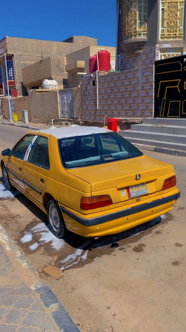 السلام عليكم بيجو بارص ٢٠١١ مصفره هيئه وغرامه السياره حلوه مكينه وكير جدد نافضها حداديه ودرايمات وعينه وصينيه  وضفيرتها جديده السعر ٢٥ وبيها مجال وتساب ***********
