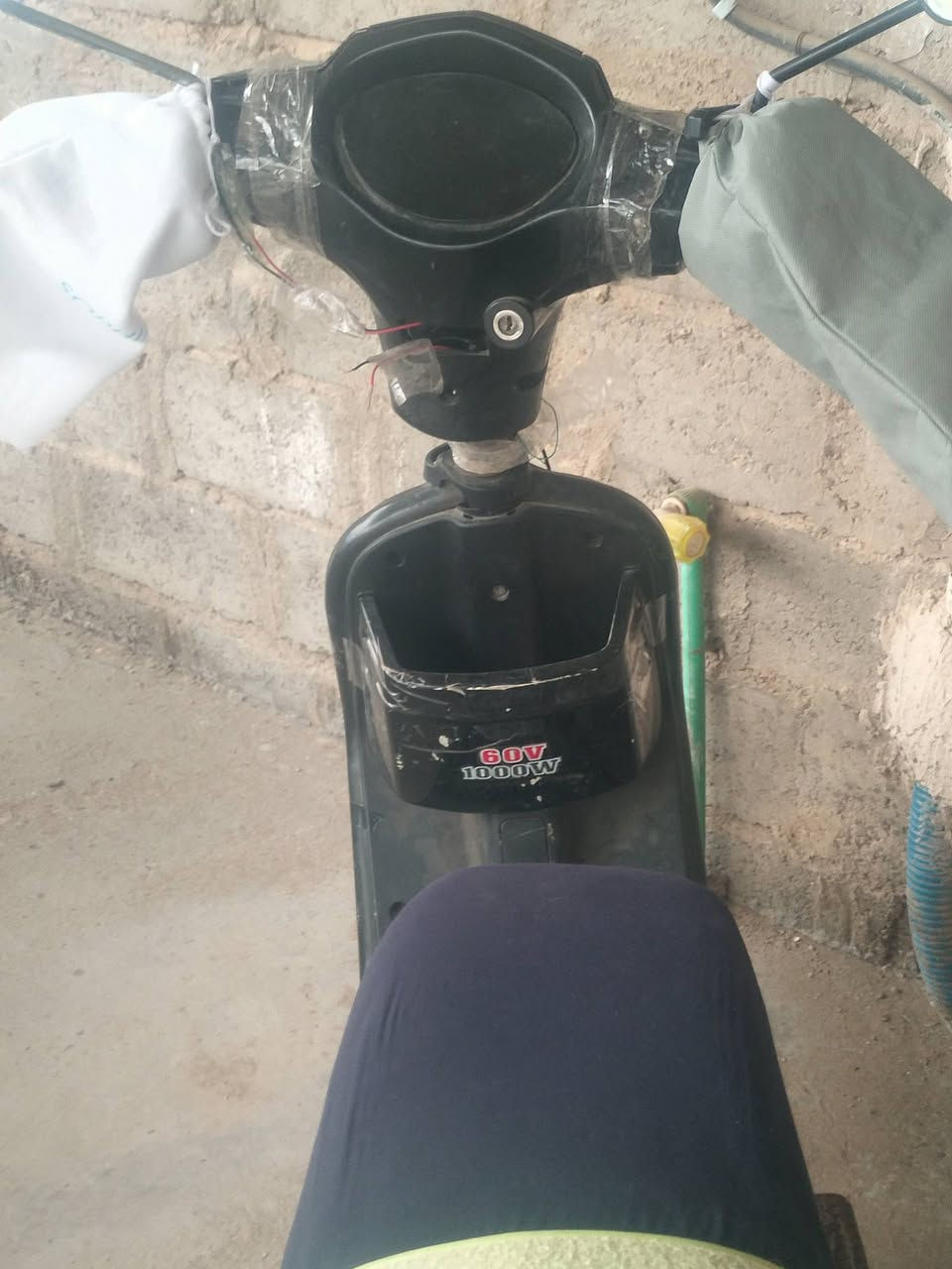 سلام عليكم موطور للبيع السعر 125 قفل البطاريات يقرن 11 وحده تقره 10 ونص المكان المحامده البذياب الستفسار ‏‪0783 792 2772‬‏
