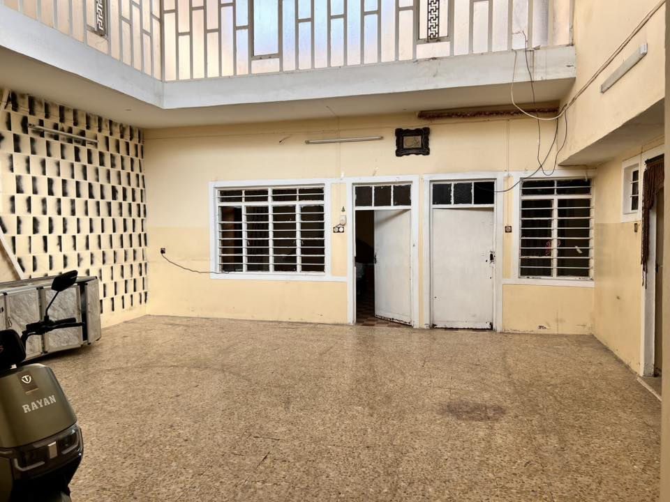 السلام عليكم بيت للبيع المنطقه حي النفط  المساحه ١٥٠ أربع غرف
التواصل على الرقم  ***********
***********
